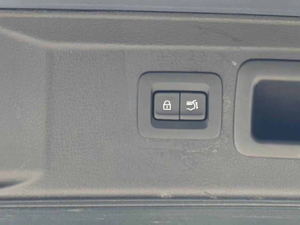 2025 Mazda CX-50 - Image 25 of 31