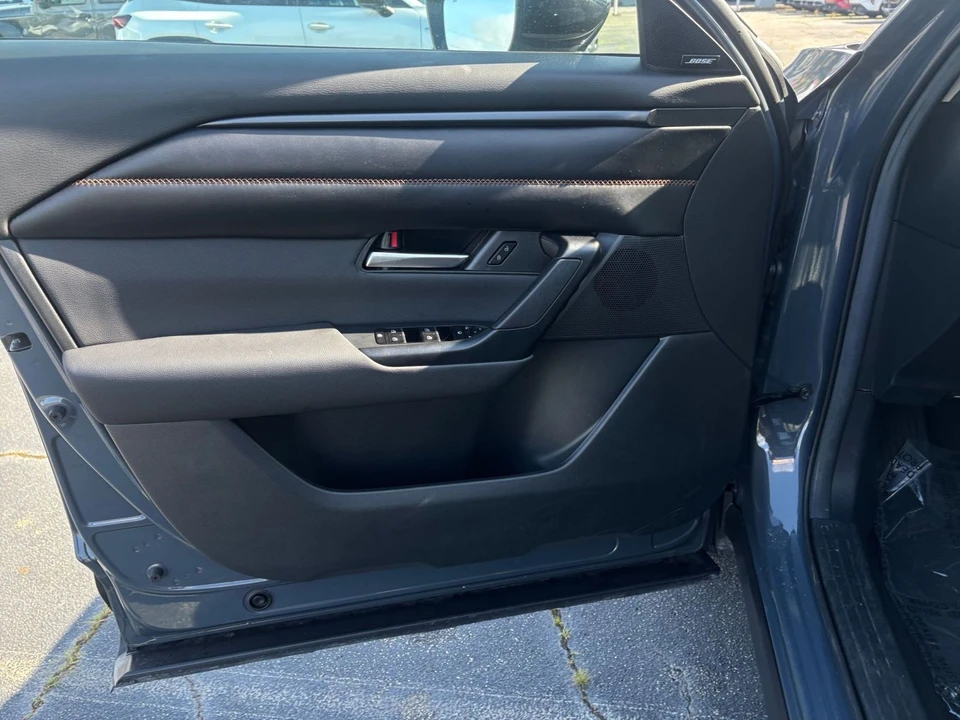 2025 Mazda CX-50 - Image 20 of 31