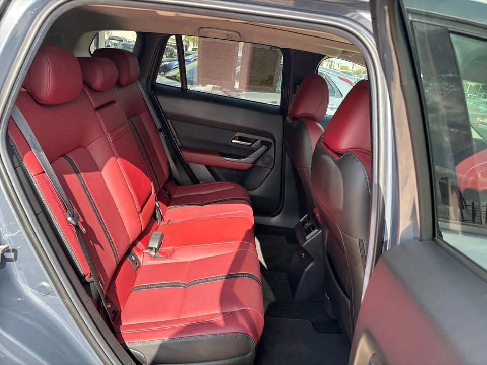 2025 Mazda CX-50 - Image 29 of 31