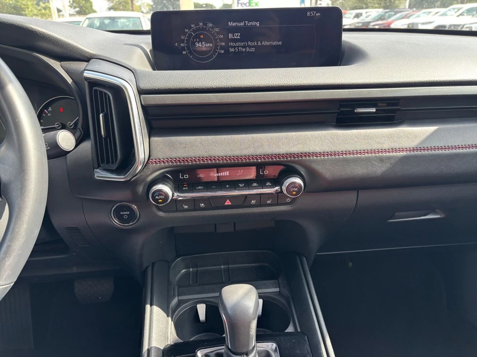 2025 Mazda CX-50 - Image 19 of 31