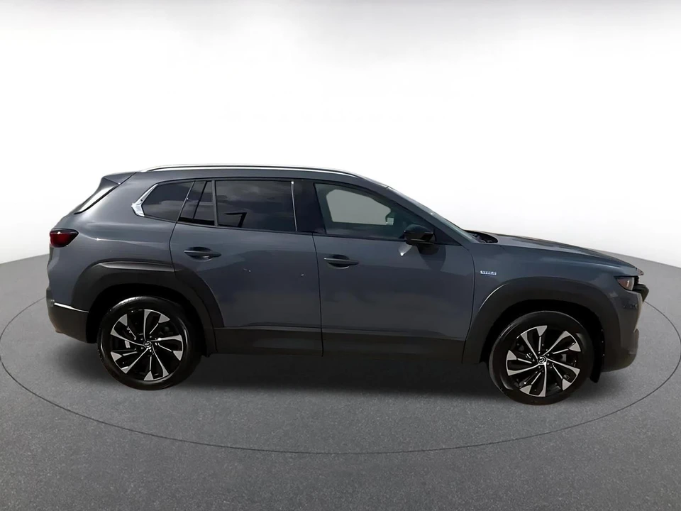 2025 Mazda CX-50 - Image 18 of 31