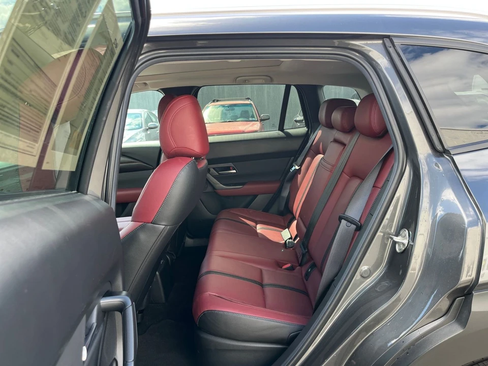 2025 Mazda CX-50 - Image 22 of 31