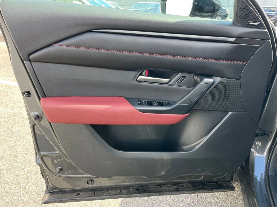 2025 Mazda CX-50 - Image 15 of 31