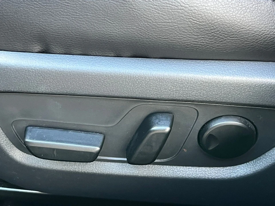 2025 Mazda CX-50 - Image 18 of 31