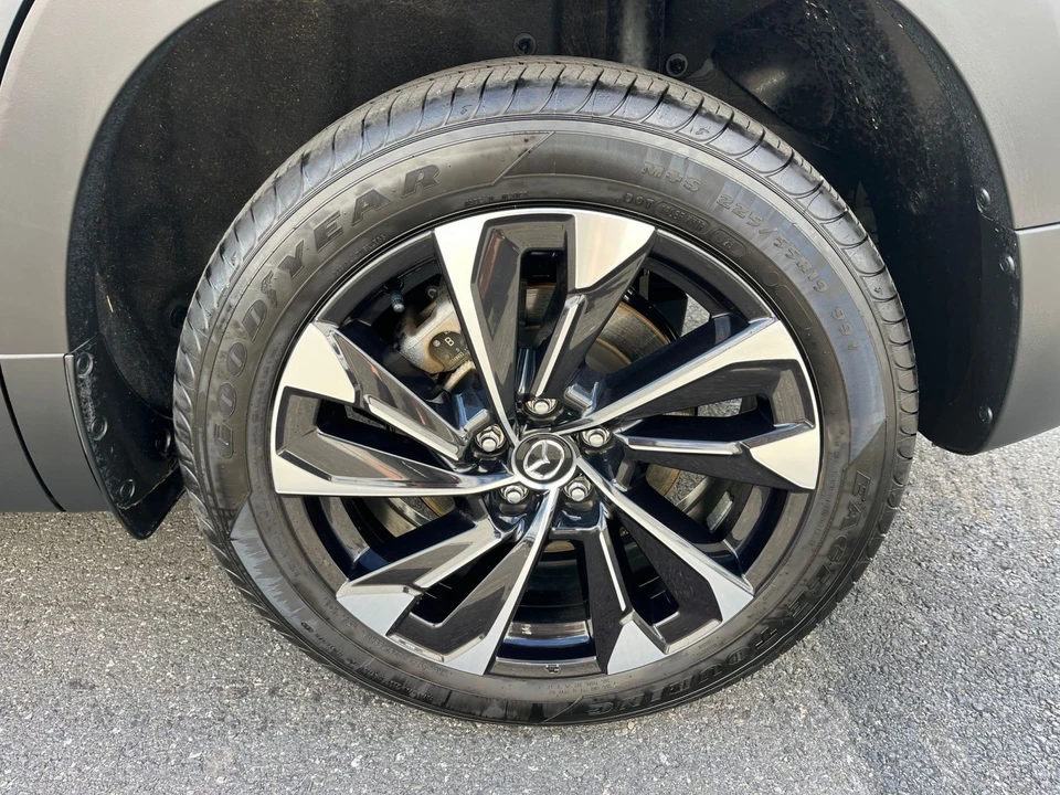 2025 Mazda CX-50 - Image 27 of 31