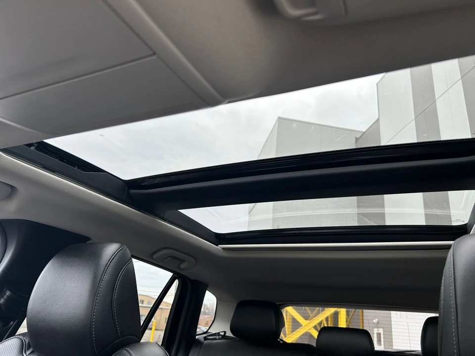 2025 Mazda CX-50 - Image 24 of 31