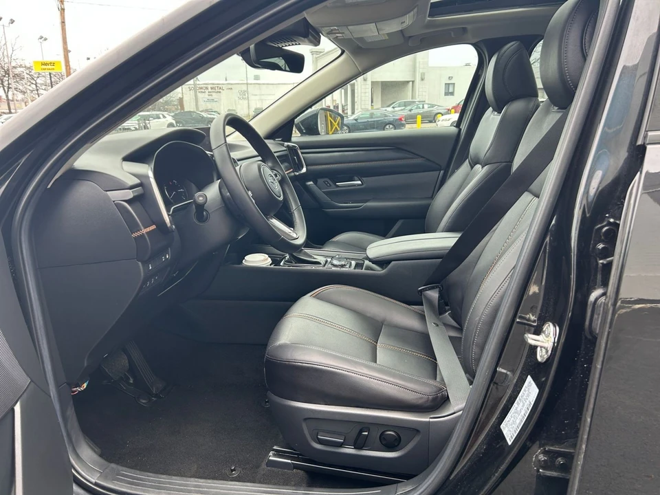 2025 Mazda CX-50 - Image 22 of 31