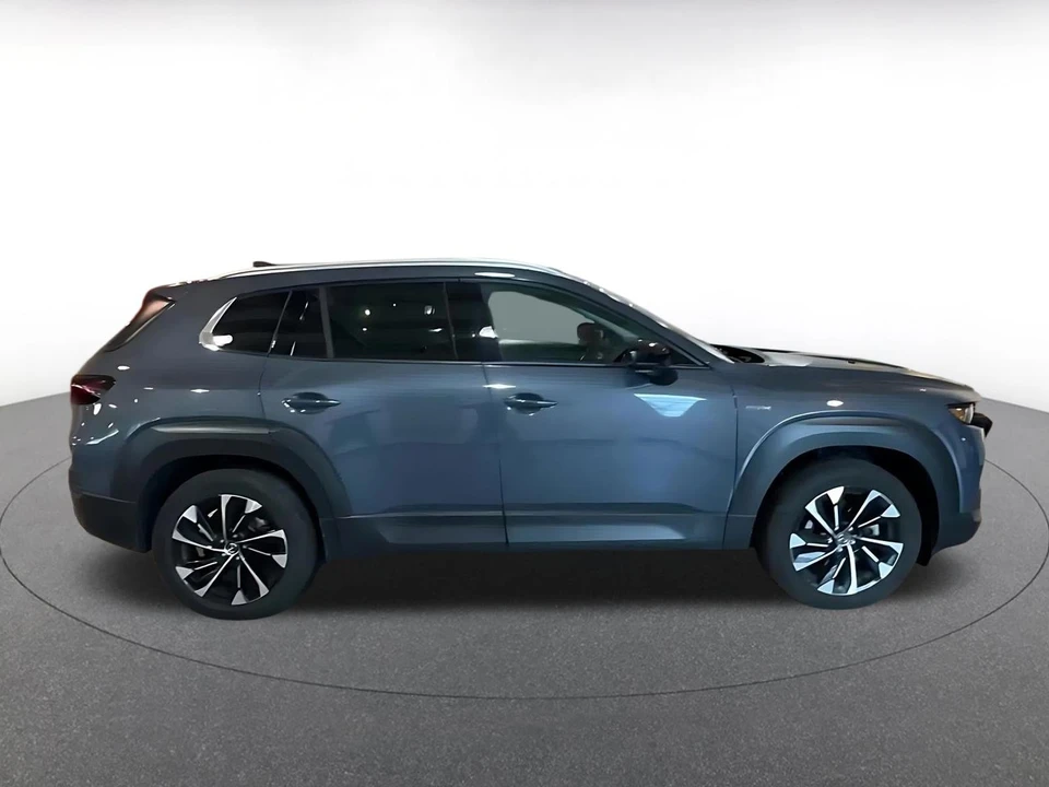 2025 Mazda CX-50 - Image 17 of 31