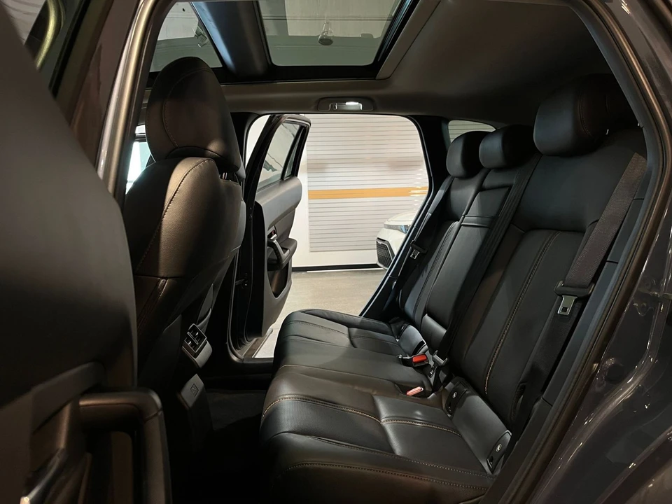 2025 Mazda CX-50 - Image 24 of 31