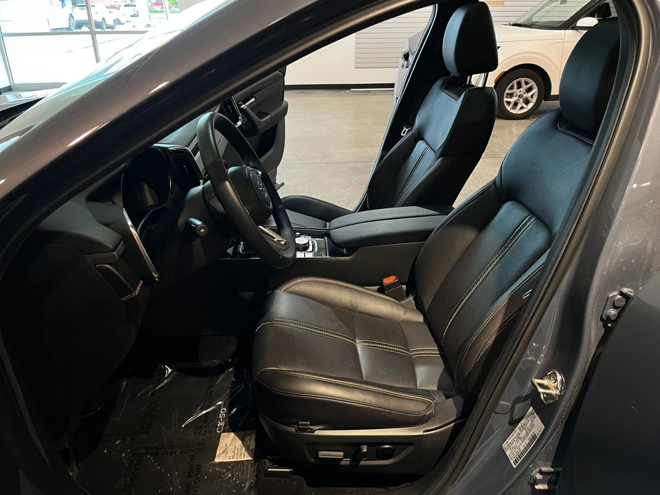 2025 Mazda CX-50 - Image 25 of 31