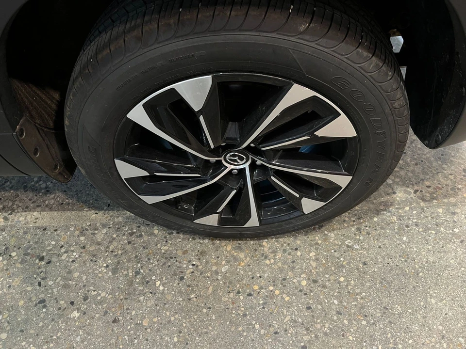 2025 Mazda CX-50 - Image 29 of 31