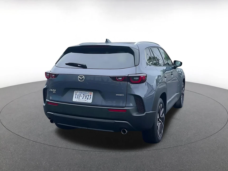 2025 Mazda CX-50 - Image 16 of 31