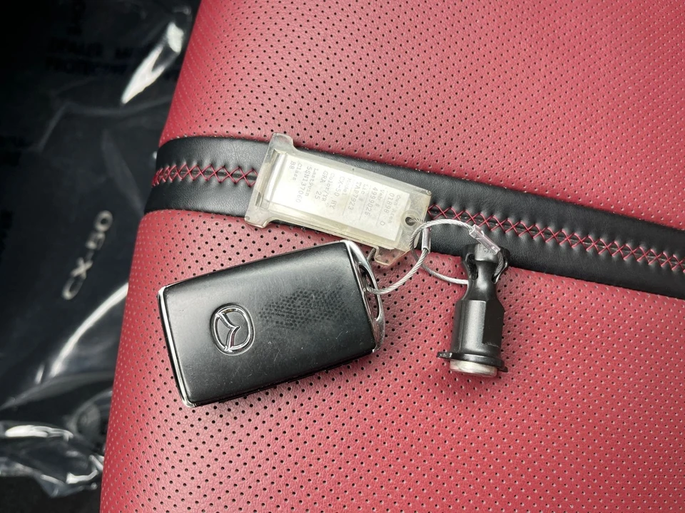 2025 Mazda CX-50 - Image 24 of 31