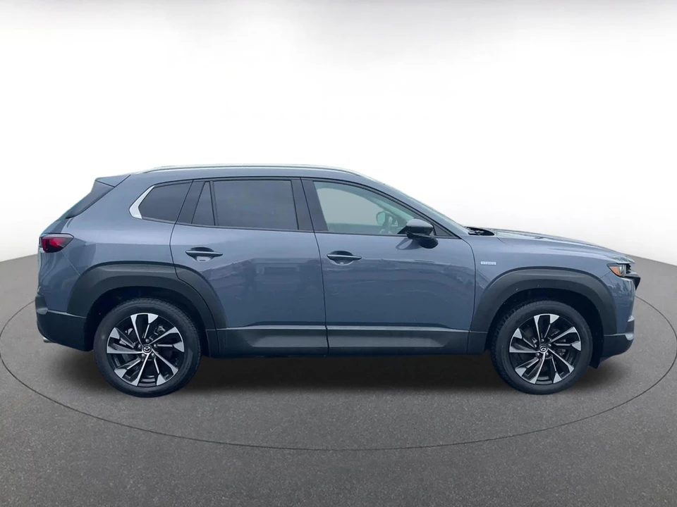 2025 Mazda CX-50 - Image 18 of 31