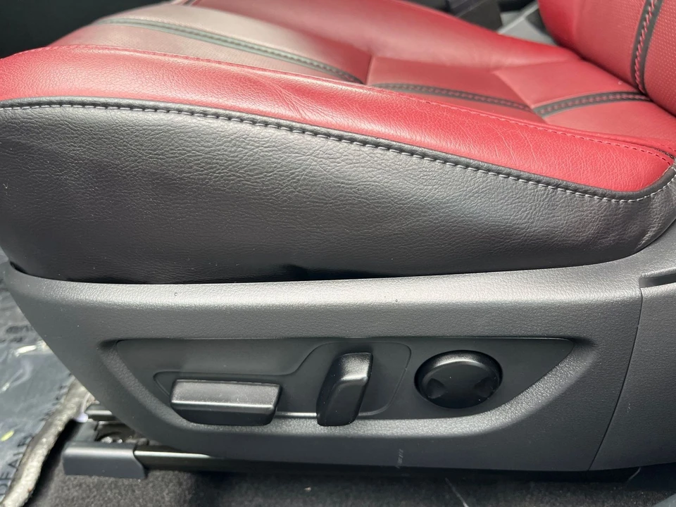 2025 Mazda CX-50 - Image 25 of 31