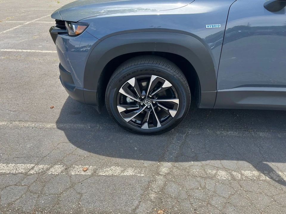 2025 Mazda CX-50 - Image 28 of 31