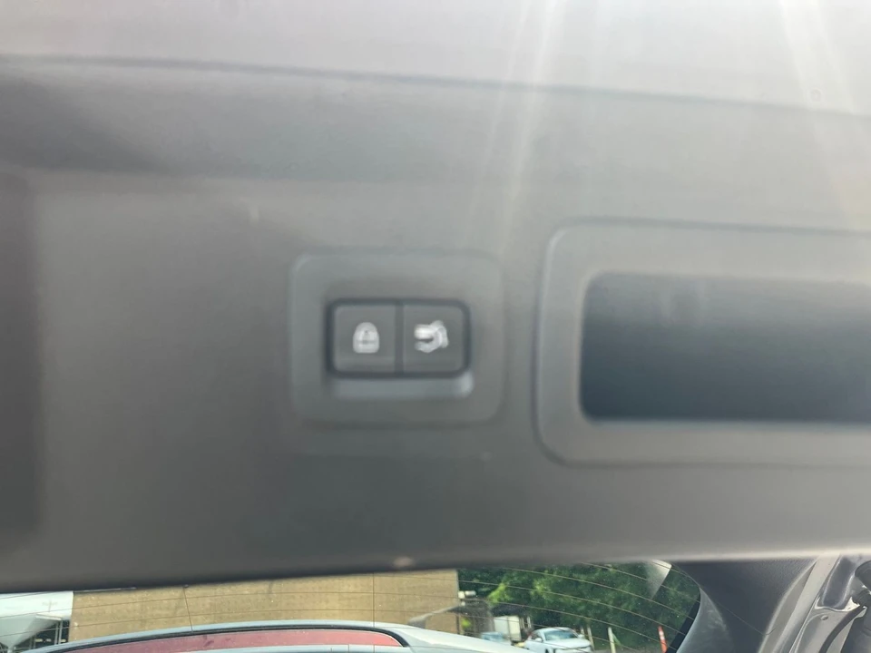 2025 Mazda CX-50 - Image 21 of 31
