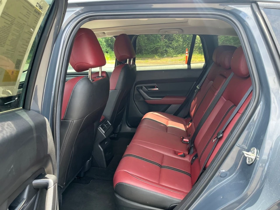 2025 Mazda CX-50 - Image 22 of 31