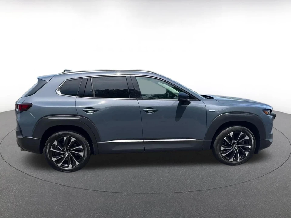 2025 Mazda CX-50 - Image 13 of 31