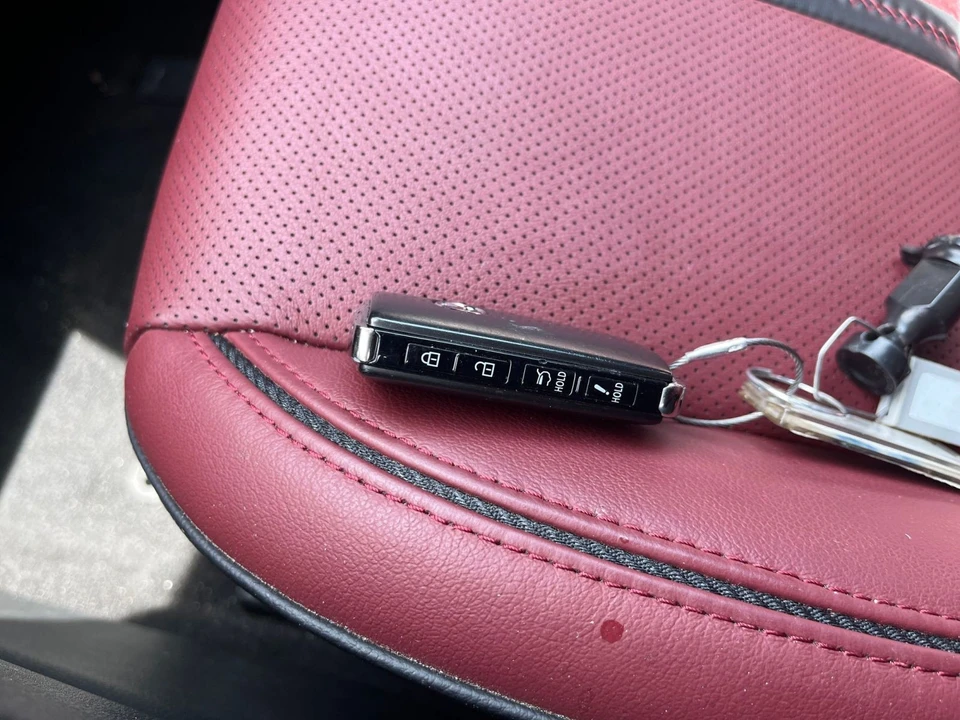 2025 Mazda CX-50 - Image 19 of 31