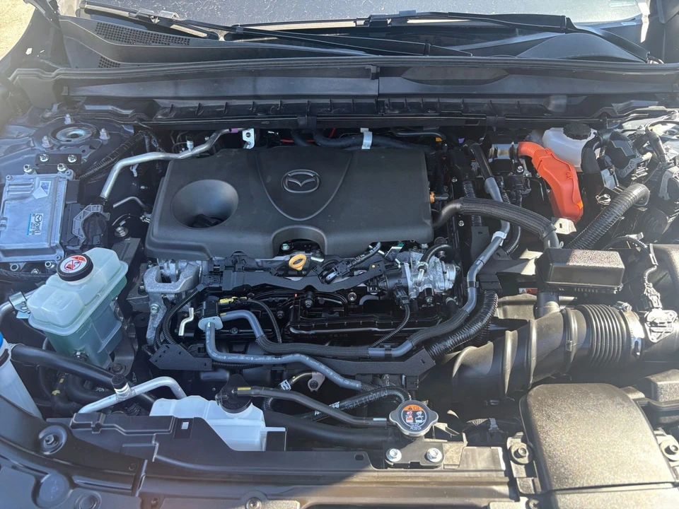 2025 Mazda CX-50 - Image 27 of 31