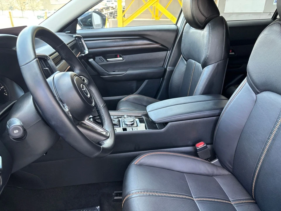 2025 Mazda CX-50 - Image 23 of 31