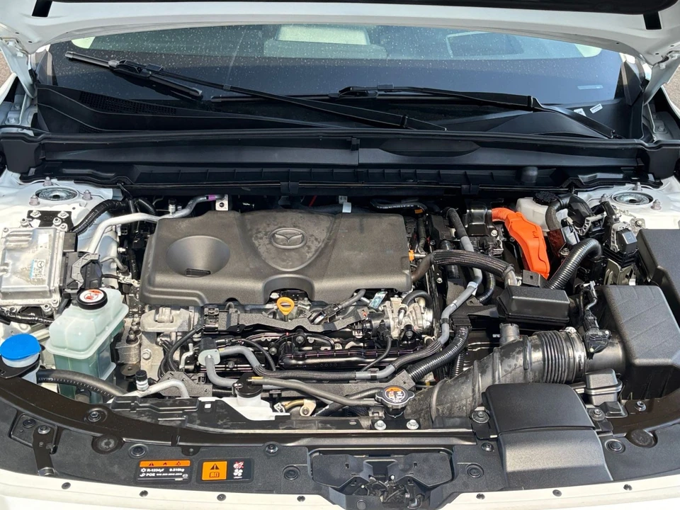 2025 Mazda CX-50 - Image 28 of 31