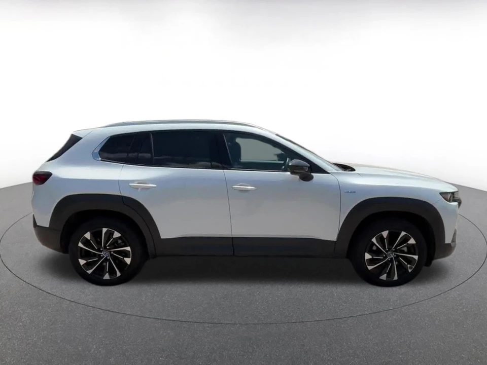 2025 Mazda CX-50 - Image 13 of 31