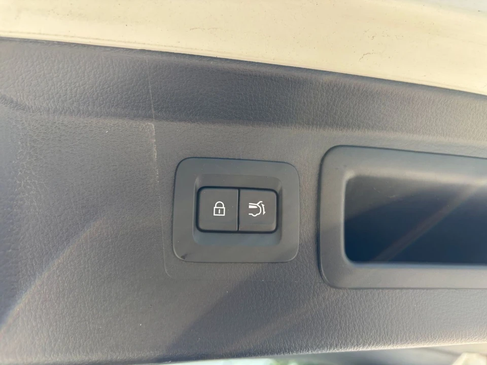 2025 Mazda CX-50 - Image 17 of 31