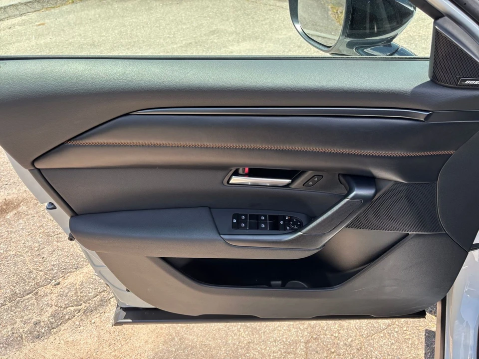 2025 Mazda CX-50 - Image 15 of 31