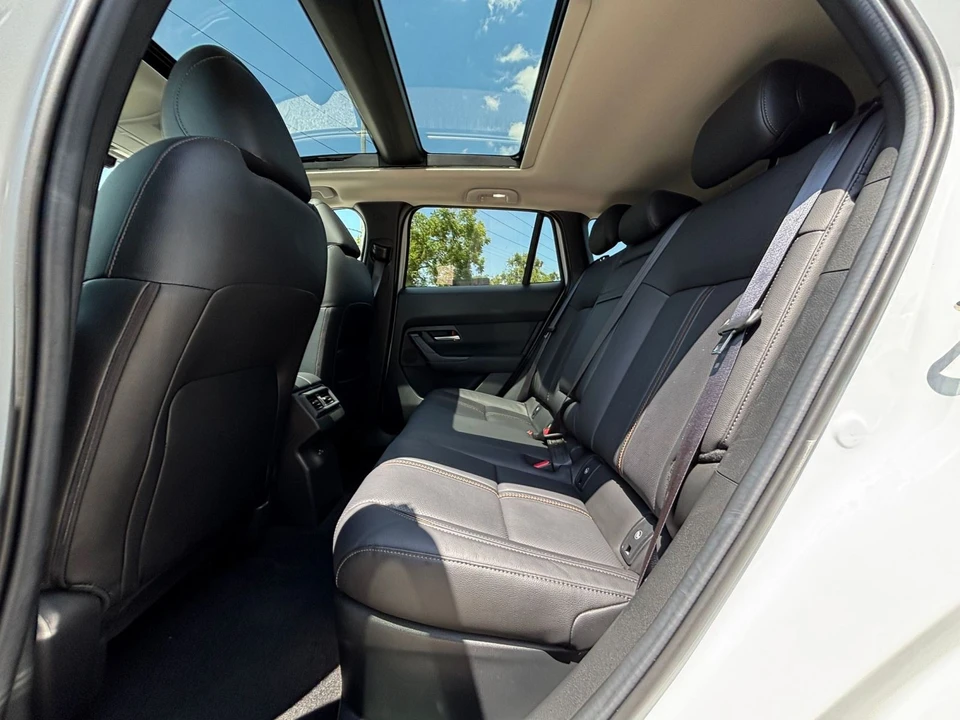 2025 Mazda CX-50 - Image 19 of 31
