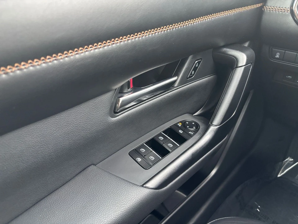 2025 Mazda CX-50 - Image 20 of 31