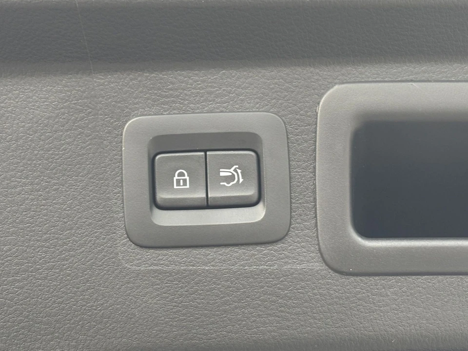 2025 Mazda CX-50 - Image 26 of 31