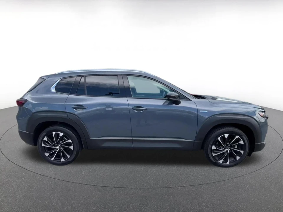 2025 Mazda CX-50 - Image 15 of 31