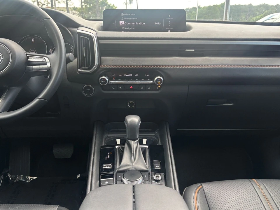 2025 Mazda CX-50 - Image 16 of 31
