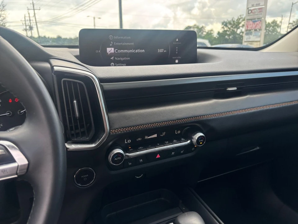 2025 Mazda CX-50 - Image 18 of 31