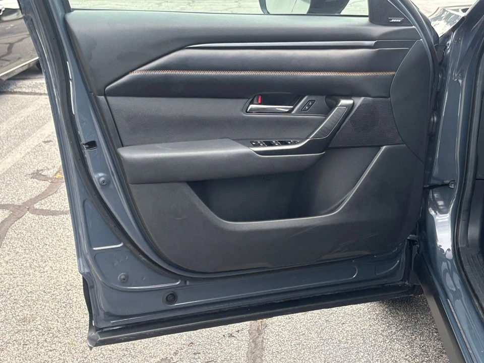 2025 Mazda CX-50 - Image 17 of 31