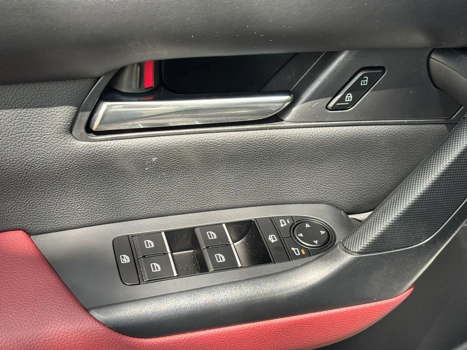 2025 Mazda CX-50 - Image 20 of 31