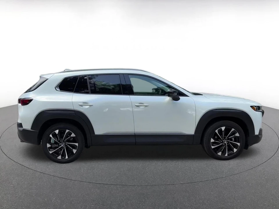 2025 Mazda CX-50 - Image 18 of 31