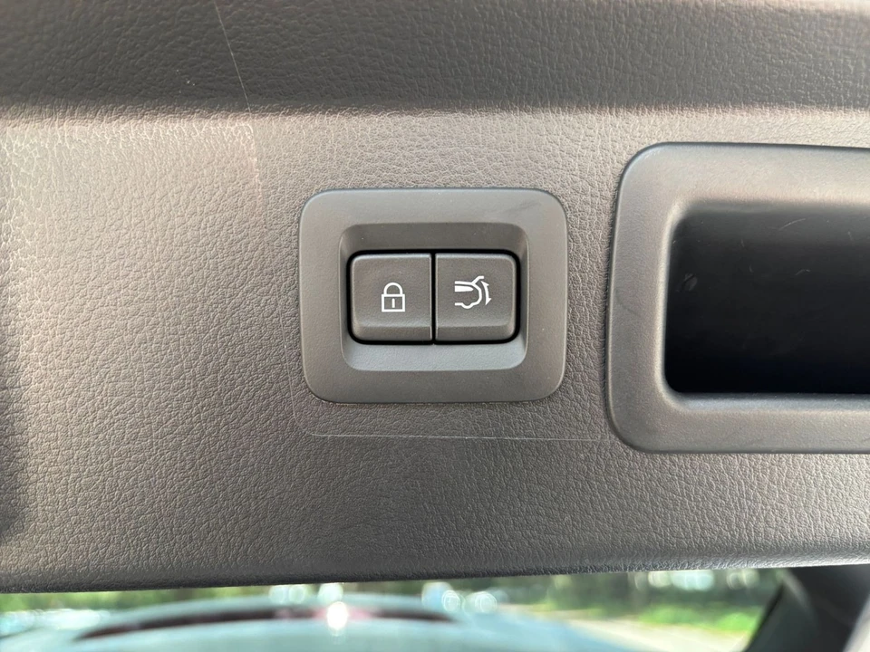 2025 Mazda CX-50 - Image 26 of 31