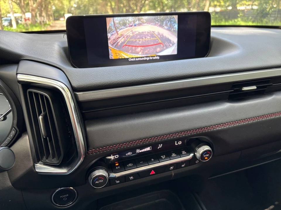 2025 Mazda CX-50 - Image 19 of 31