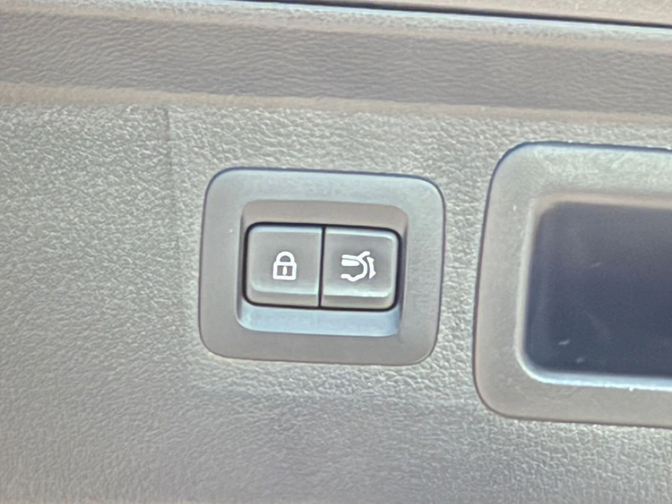 2025 Mazda CX-50 - Image 25 of 31