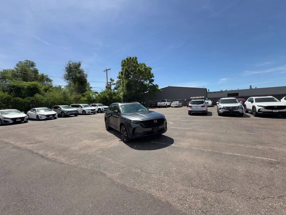 2025 Mazda CX-50 - Image 16 of 31