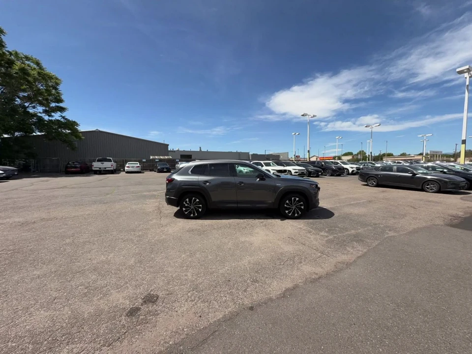 2025 Mazda CX-50 - Image 14 of 31
