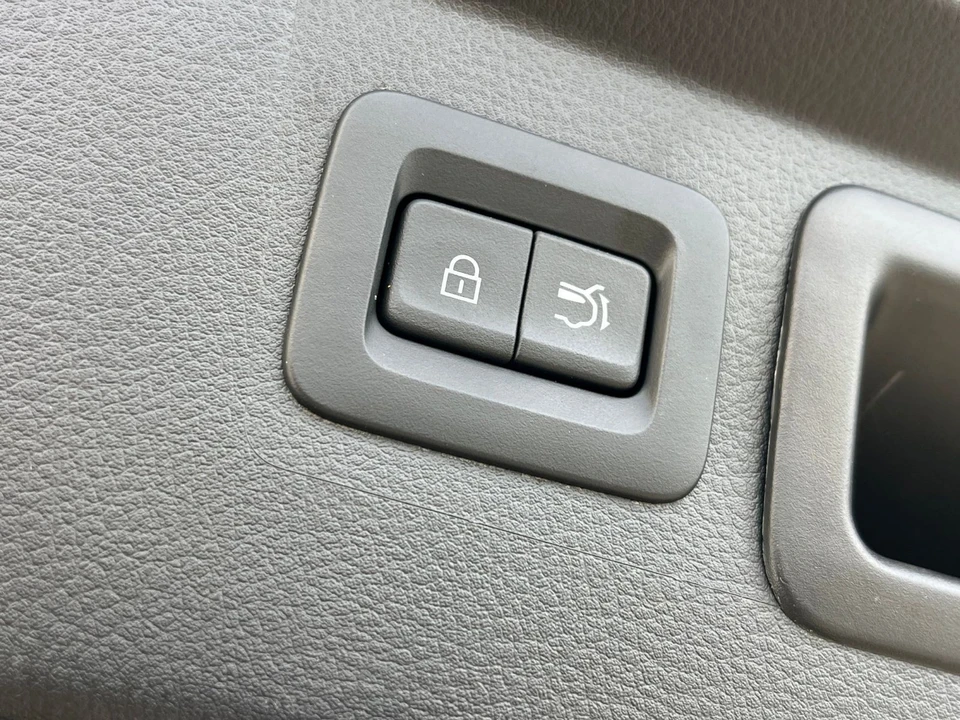 2025 Mazda - Image 21 of 31