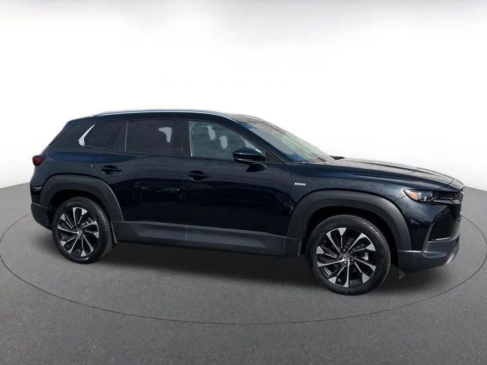 2025 Mazda CX-50 - Image 17 of 31
