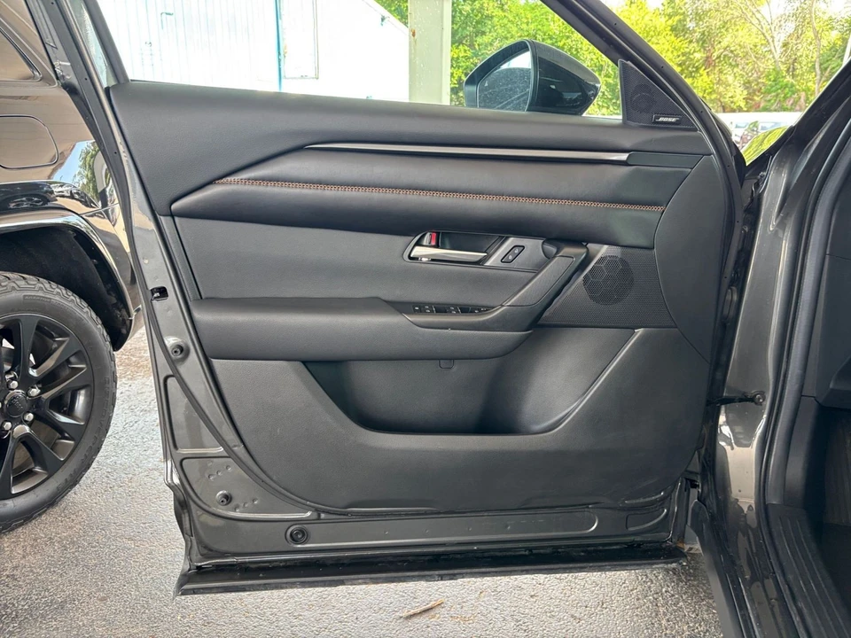 2025 Mazda CX-50 - Image 17 of 31