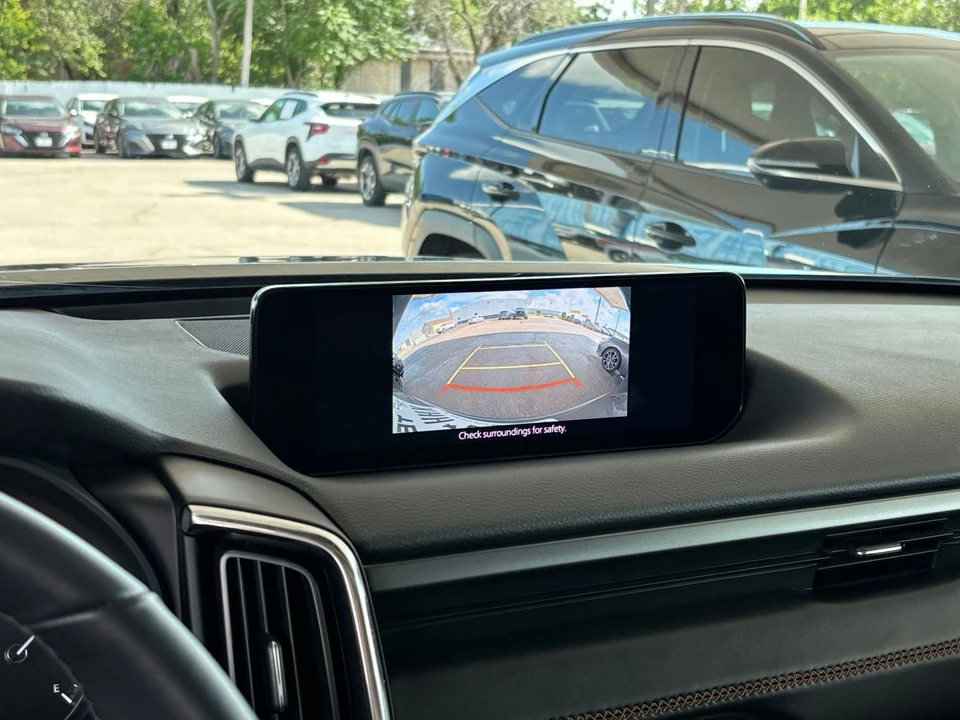 2025 Mazda CX-50 - Image 23 of 31
