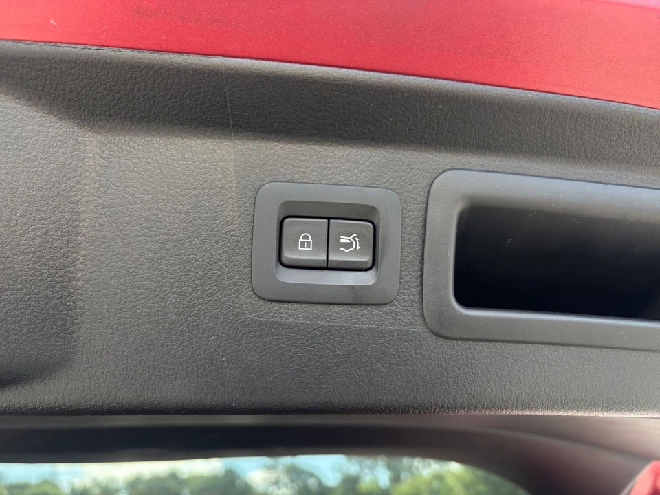 2025 Mazda CX-50 - Image 25 of 31