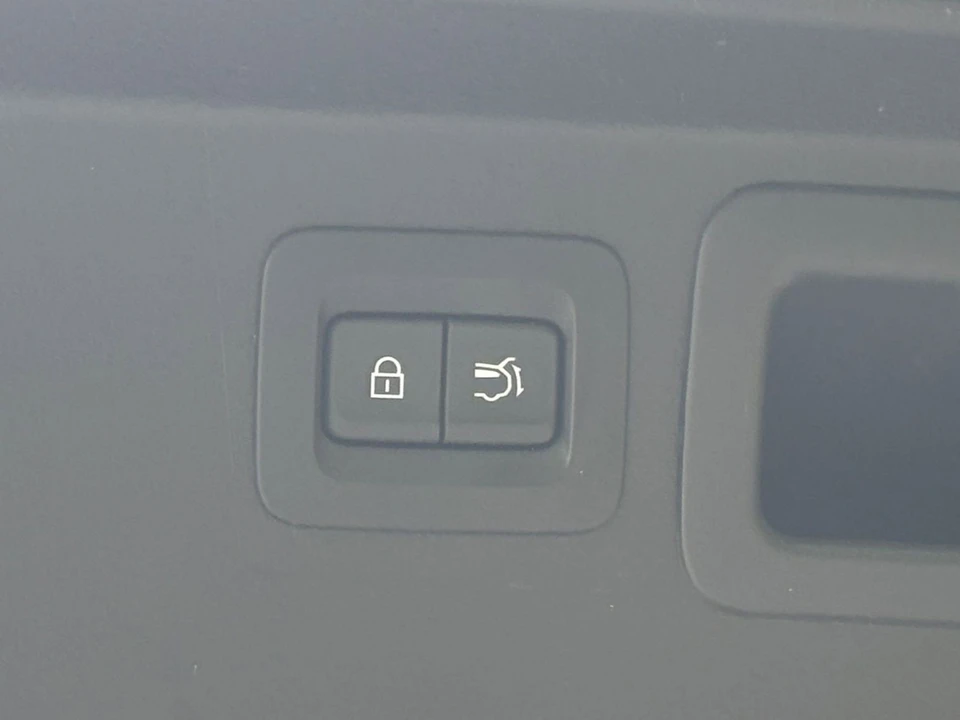 2025 Mazda CX-50 - Image 25 of 31
